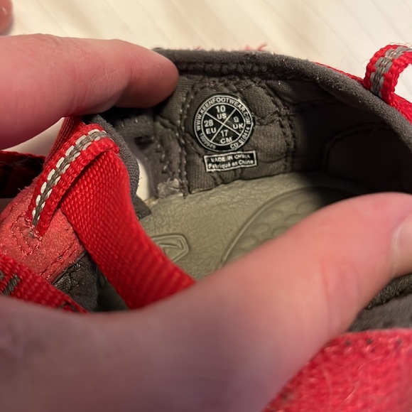 Waterproof Keen sandals - Picture 5 of 5